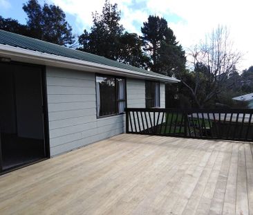 Sunny 3BR Home in Massey, Auckland - Photo 6