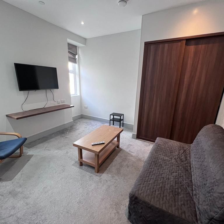 3 bedroom flat to rent - Photo 1