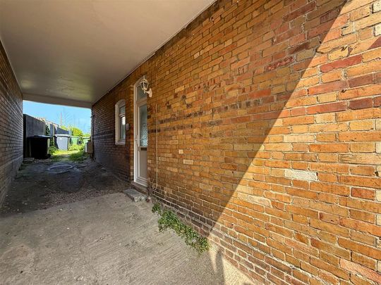 3 bedroom terraced house to rent - Photo 1