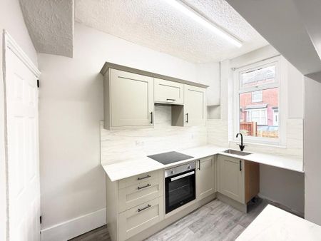 2 bedroom terraced house to rent - Photo 2