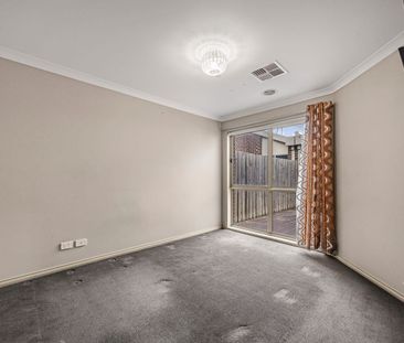 Convenient Family Living in Truganina - Photo 4