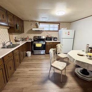 For Lease - 163 Fairglen Avenue Unit# Basement1, Toronto, Ontario - Photo 3