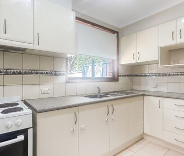 3 bedroom brick house - Photo 3