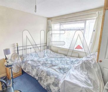 Quantock Avenue, Caversham Park Village, Reading, RG4 - Photo 5