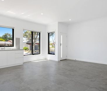 Luxurious unit available now - Photo 1