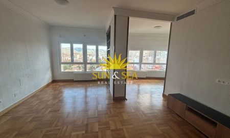 4 BEDROOM APARTMENT - MURCIA - Photo 2