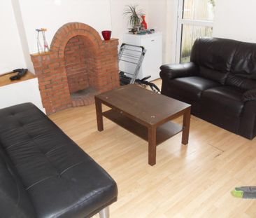 4 bedroom house to rent - Photo 2