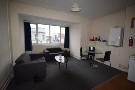 To Rent Wimborne Road, Winton, Bournemouth, BH9 £1,500 pcm Tenancy Info - Photo 3