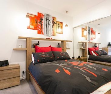 FURNISHED APARTMENT WITH SWEEPING VIEWS AND SLEEK STYLING! - Photo 4