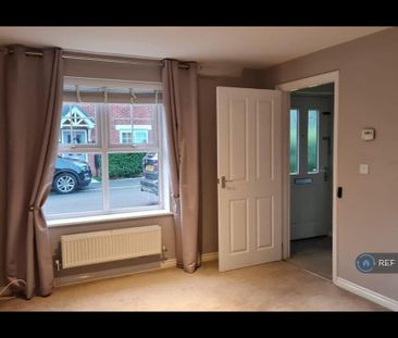 3 bedroom semi-detached house to rent - Photo 2