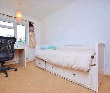 4 bedroom detached house to rent - Photo 5