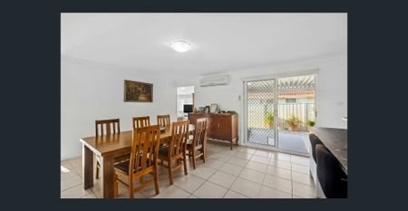 MODERN FAMILY HOME IN GREAT LOCATION - Photo 3