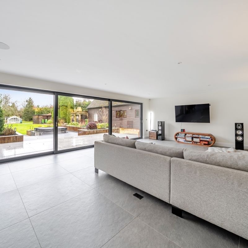 5 bedroom detached house to rent - Photo 1