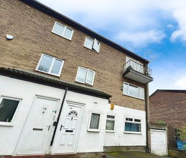 4 bedroom maisonette to rent - Photo 2