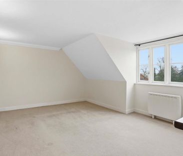 2 bedroom penthouse to rent - Photo 4