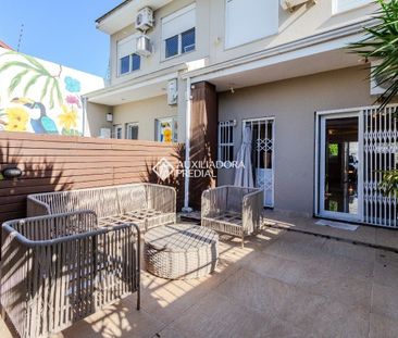 Casa com 3 quartos e 209m² para alugar em Jardim Sabará, Porto Alegre. - Photo 2
