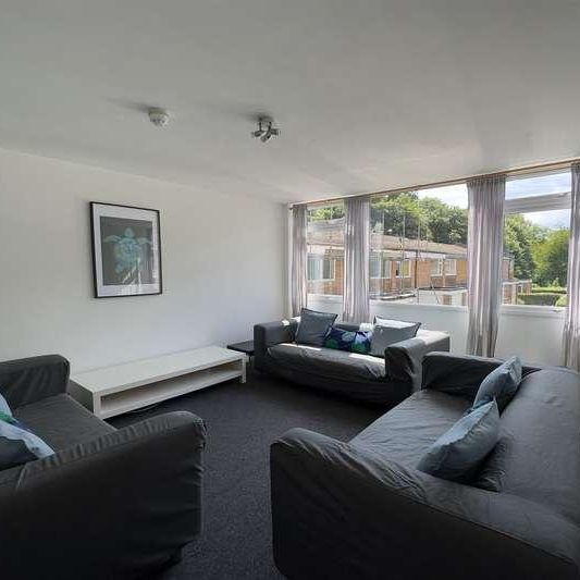 Sparkford Close, SO22 - Photo 1