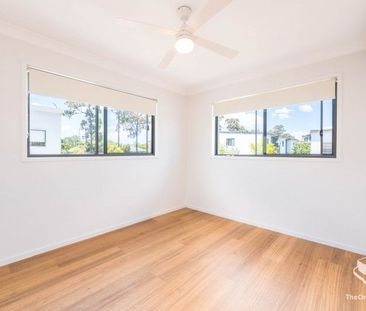 Modern Townhouse Living in Parkinson - Photo 3