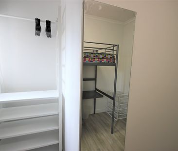 6-bedroom shared house / townhouse, Fifth Street - Photo 5