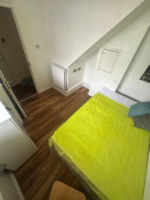 House share to rent - Photo 1