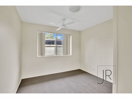 2 Ensenada Court, Broadbeach Waters QLD 4218 - House For Rent | Domain - Photo 3