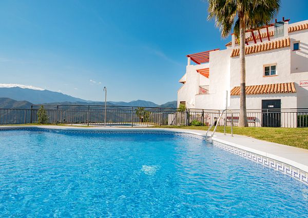 Luxury apartment in Balcones del Lago, Istán