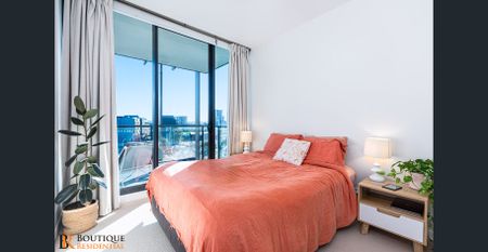 Elevated luxury and spectacular views on the city's doorstep - Photo 3