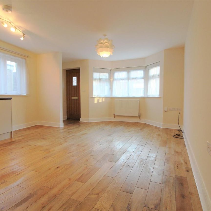 Inglis Road, Croydon - Photo 1