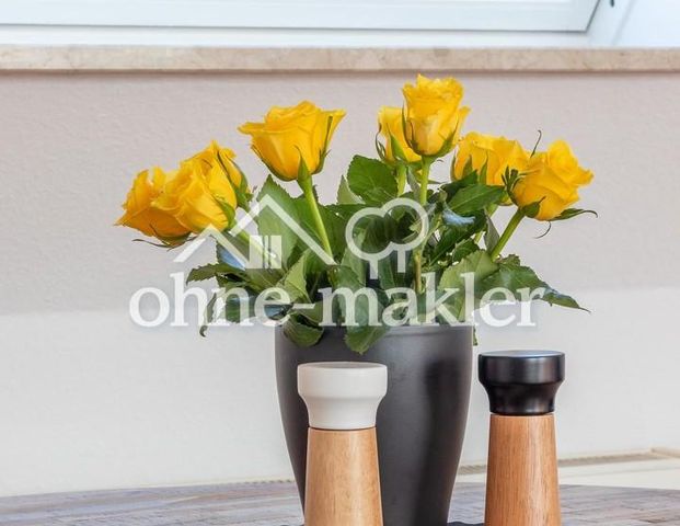 Wunderschöne kompl. neuwertig möblierte Wohnung mit Balkon - Foto 1