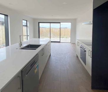 Modern Living in Strowan Fields - Photo 3