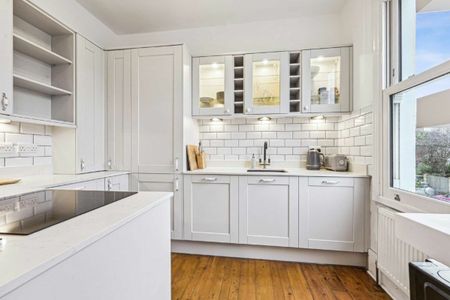 Grosvenor Road, W4, London - Photo 2