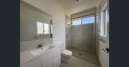 Fresh, Stylish & Brand New - Photo 4