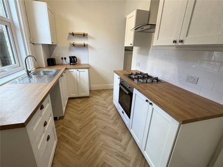 2 bedroom terraced house to rent - Photo 2