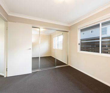 Prime Location - Modern & Spacious! - Photo 2