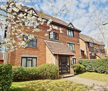 Oriental Road, Woking - Photo 1
