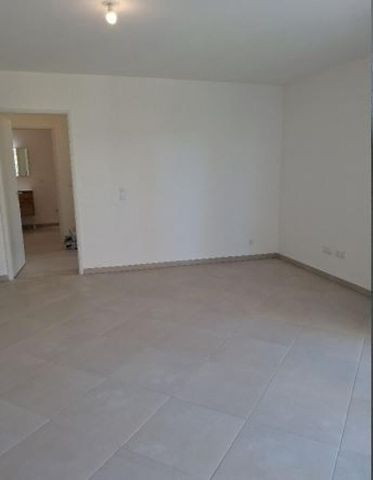 location Appartement T3 DE 67.32m² À BRIGNOLLES - Photo 2