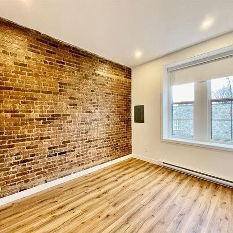 2013 Rue Wellington, #B - Photo 1