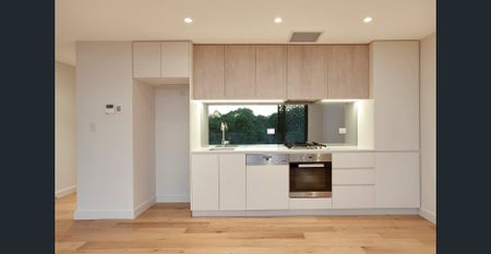 Modern One Bedroom Apartment In Prime Location - Photo 3