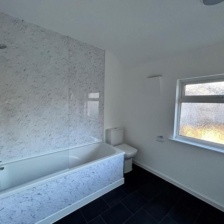 2 bedroom house to rent - Photo 1