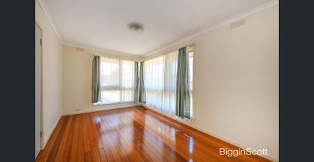 Modern 3-Bedroom Home in Prime Brentwood School Zone - Photo 5