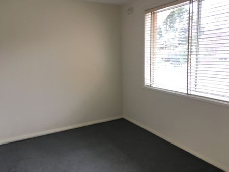 Convenient, Comfortable & Full of Natural Light! - Photo 4