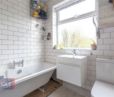 4 bedroom semi-detached house to rent - Photo 2