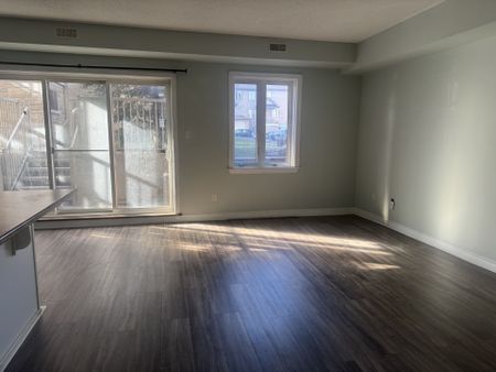For Lease - 190 Hornchurch Lane Unit# B, Barrhaven, Ontario - Photo 2