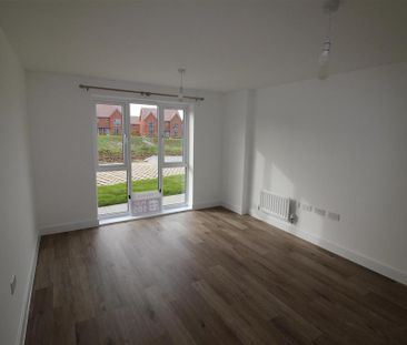 3 bedroom semi-detached house to rent - Photo 3