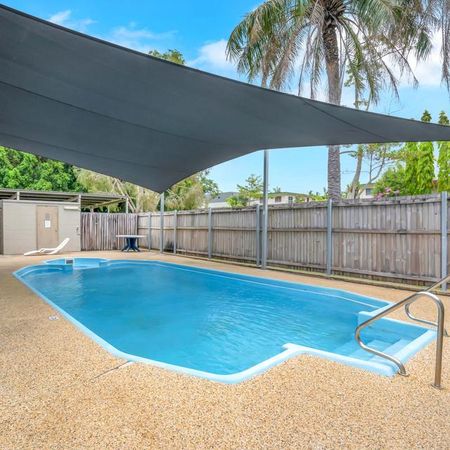 Furnished & Spacious Inner-City Apartment! - Photo 5