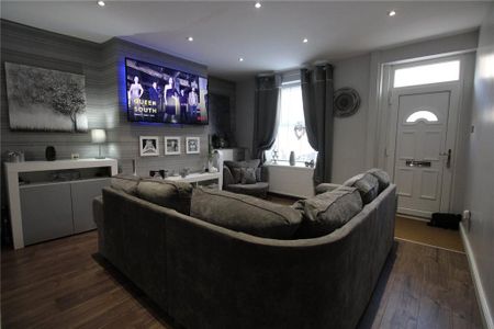 2 bedroom terraced house to rent - Photo 2