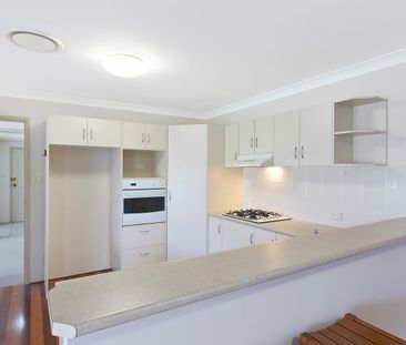 Charming Family Home in Hamlyn Terrace - Photo 4