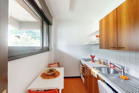 Luminoso 2.5 locali con balcone, piscina e campi da tennis - Foto 5