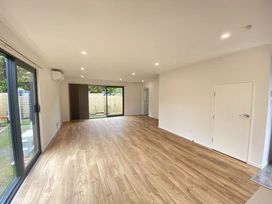 Brand New Townhouse in New Lynn！！ - Photo 1