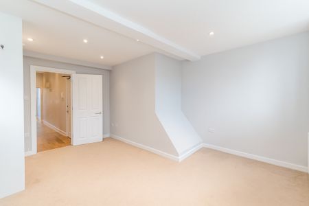 Two Bedroom Flat – Temple Fortune Parade NW11 - Photo 5